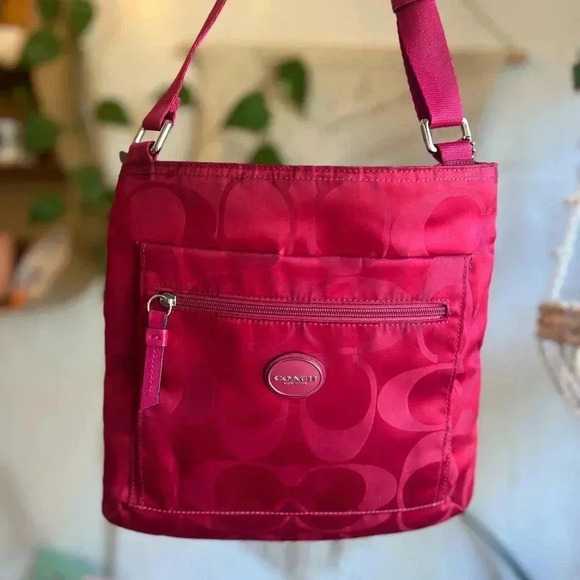 Coach Getaway Signature Shoulder Bag - Pink Nylon Crossbody 9x10 - Picture 9 of 14